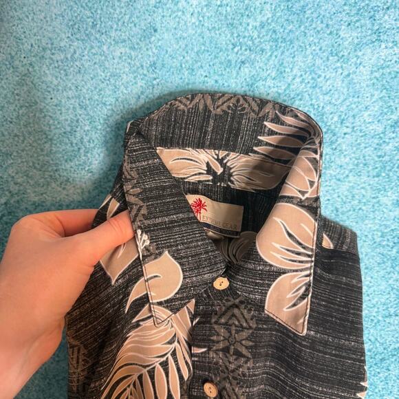 Extreme Gear Mens L Hawaiian Shirt Gray Tan Floral 100% Poly Made in Korea - Picture 12 of 14